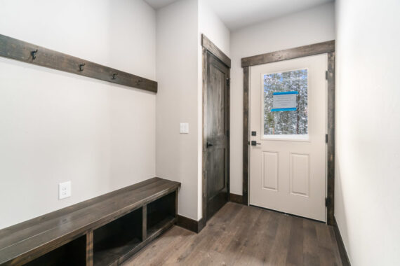 Entry way with mud room in Moosehorn Uphill Cabin