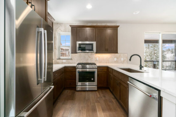 Model kitchen in Moosehorn Uphill Cabin