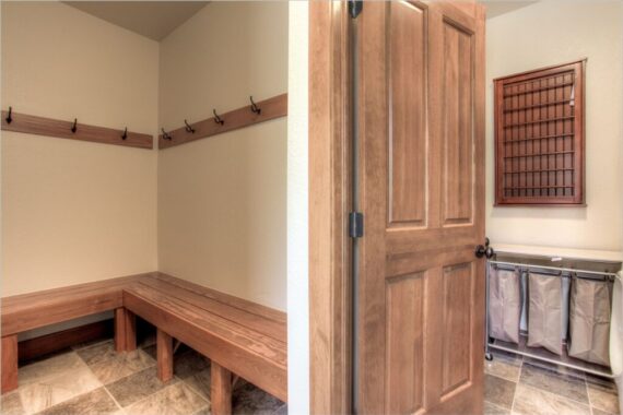 Mud room in Rendezvous Bighorn Cabin